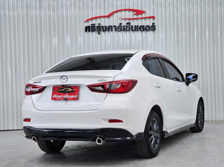 Mazda Mazda 2 2017 1.3 High Connect Sedan เบนซิน ไม่ติดแก๊ส เกียร์อัตโนมัติ ขาว รูปที่ 4