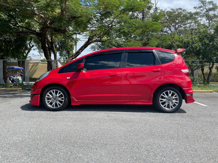 Honda Jazz 2013 1.5 S i-VTEC Sedan เบนซิน ไม่ติดแก๊ส เกียร์อัตโนมัติ แดง รูปที่ 3