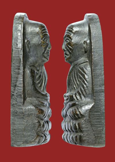 สุดยอด พระเกจิดัง สายใต้ หลวงปู่ทวด วัดช้างให้ ปี 05 พิมพ์หลังหนังสือ ว จุด นิยม รูปที่ 2