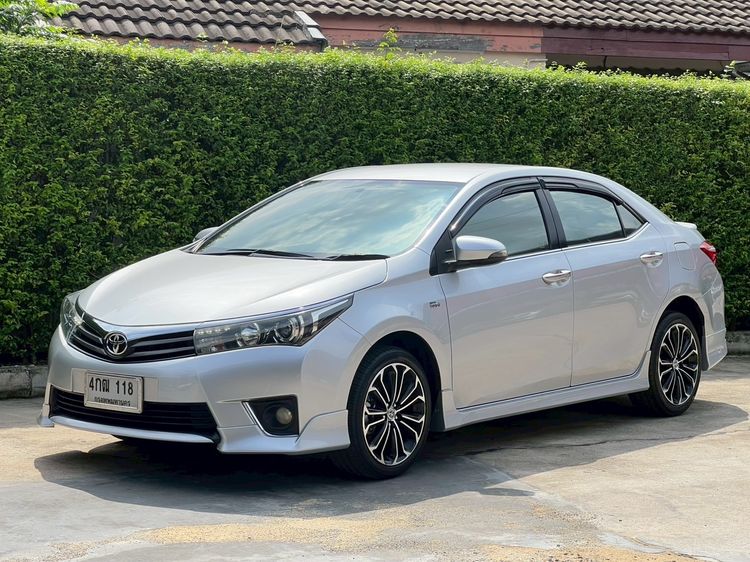 รถ Toyota Altis 1.8 Esport สี บรอนซ์เงิน