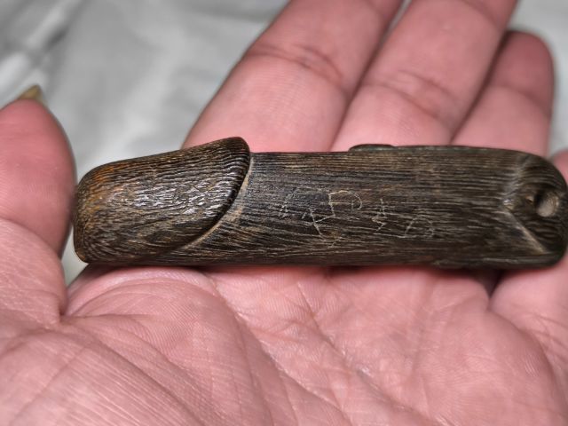 ปลัดขิกหลวงพ่ออี๋ ลายมืออาจารย์หงุ่น วัดสัตหีบ เพชรพญาธร