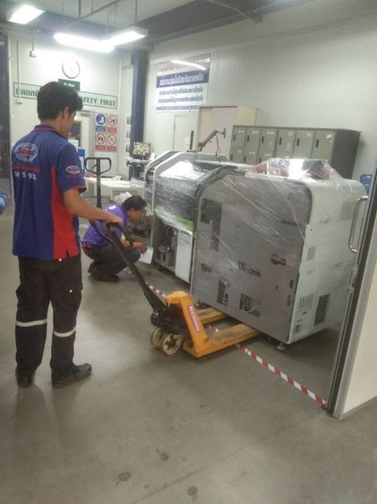 4ล้อใหญ่รถบรรทุกมีลิฟท้ายรับขนของ 6ลัอรถบรรทุกช่วงล่างถุงลมรับจ้าง 10ล้อรถบรรทุกมีเทลเกตมีถุงลมบริการขนส่งสินค้า รถบรรทุกรับจ้าง รถเฮี๊ยบส่ง รูปที่ 11