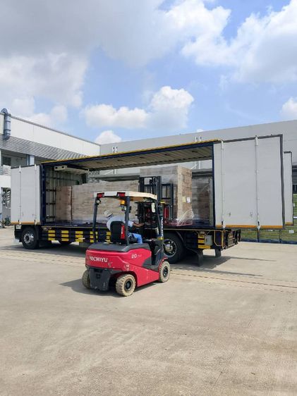 รถบรรทุก4ล้อ6ล้อ10ล้อมีลิฟท์ท้ายรับจ้างขนของย้ายบ้านขนส่งสินค้า มีรถบรรทุกพร้อมแรงงานรับจ้างขนย้ายโกดังคลังสินค้า 4ล้อจำโบ้รถบรรทุกมีลิฟท์ รูปที่ 8