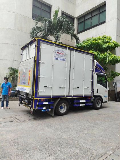 รถบรรทุก4ล้อ6ล้อ10ล้อมีลิฟท์ท้ายรับจ้างขนของย้ายบ้านขนส่งสินค้า มีรถบรรทุกพร้อมแรงงานรับจ้างขนย้ายโกดังคลังสินค้า 4ล้อจำโบ้รถบรรทุกมีลิฟท์ รูปที่ 2