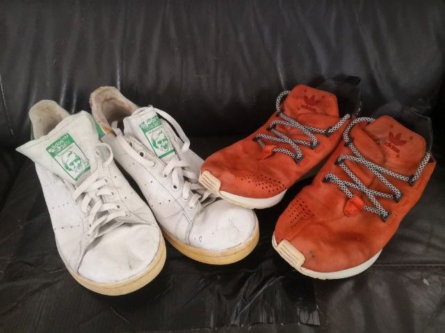 รองเท้า​ adidas