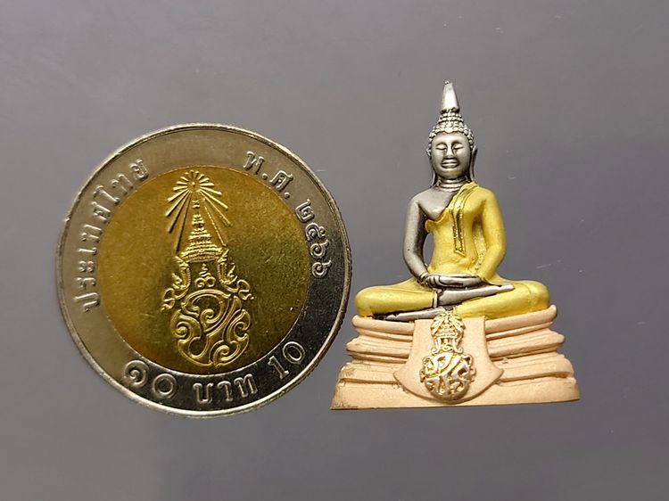 พระพุทธโสธร ภปร เนื้อเงินสามกษัตริย์ พิมพ์ใหญ่ รุ่นสร้างพระอุโบสถ ปี 2539 พร้อมกล่องเดิม ใบเซอร์ รูปที่ 7