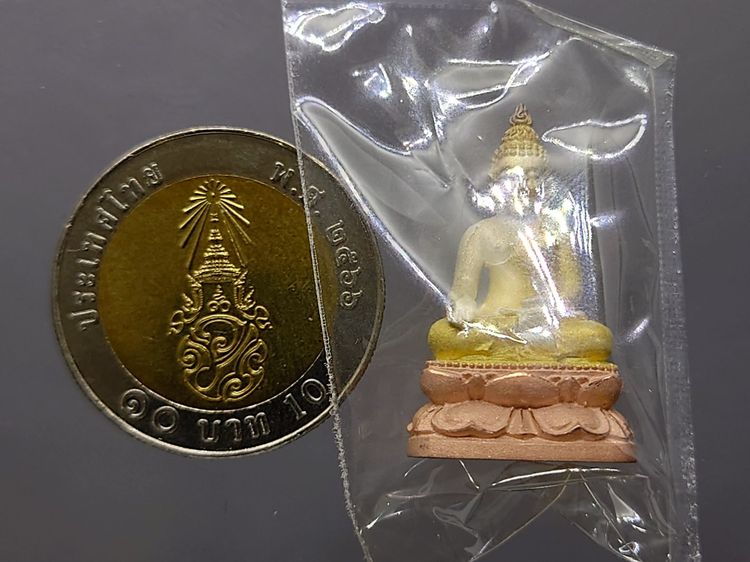 พระไพรีพินาศ เนื้อเงินพ่นทราย สามกษัตริย์ พิมพ์ใหญ่ ขนาดสูง 3 เซน วัดมกุฎกษัตริยาราม 2547 พร้อมกล่องเดิม รูปที่ 7