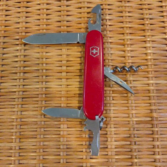 มีดพับ อเนกประสงค์ Victorinox Swiss made ของแท้ มือสอง