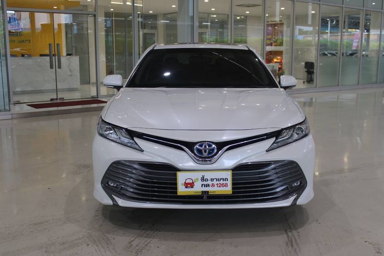 Toyota Camry 2020 2.5 HV Sedan ไฮบริด เกียร์อัตโนมัติ ขาว รูปที่ 2
