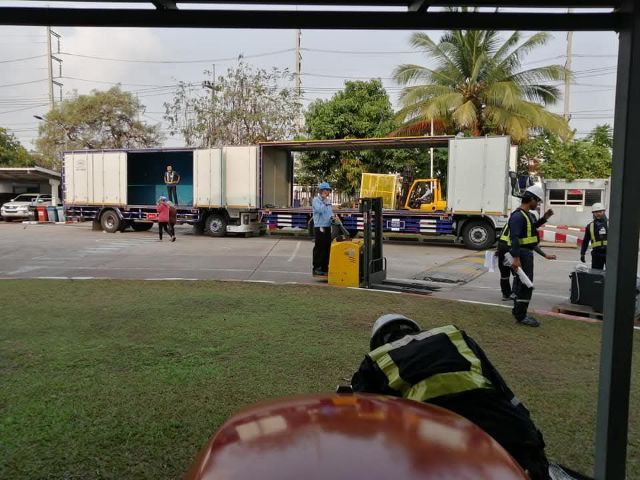 รถบรรทุกมีลิฟท์ท้ายรับจ้างขนย้ายสินค้า 4ล้อจำโบ้ไม่ติดเวลารับจ้าง 6ล้อรถบรรทุกมีเทลลิฟล์บรการขนส่งสินค้า 10ล้อรถบรรทุกลิฟท์เกตรับจ้างขนของ รูปที่ 15