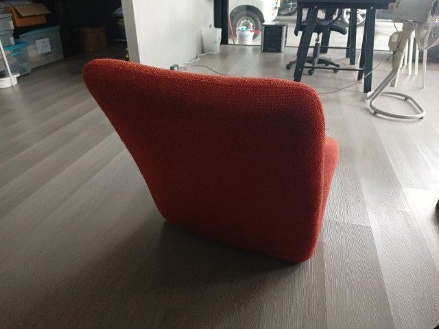 ขายเก้าอี้ easy chair ของ modern form ใช้นั่งเล่น ดูหนัง ราคา 2500 บาท สนใจติดต่อ 0986545361 รูปที่ 3