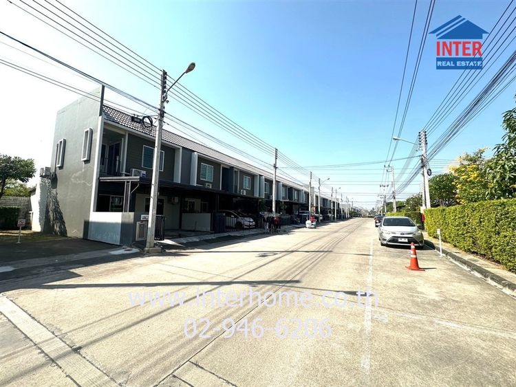 ไม่ใช่ ทาวน์เฮ้าส์ 2 ชั้น 20.1 ตร.ว. หมู่บ้านเดอะคัลเลอร์ส รังสิต-คลอง4 ใกล้ห้างโลตัส คลอง4 ถนนรังสิต-นครนายก ถนนลำลูกกา ลำลูกกา ปทุมธานี รูปที่ 2