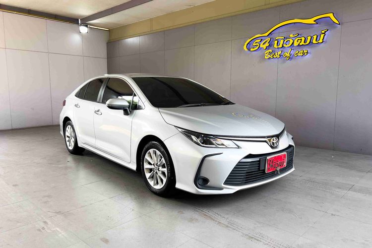 รถ Toyota Altis 1.6 G สี เงิน