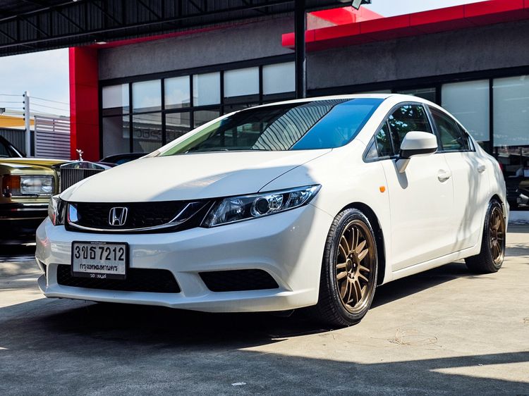 Honda Civic 2012 1.8 E i-VTEC Sedan เบนซิน เกียร์ธรรมดา ขาว รูปที่ 3