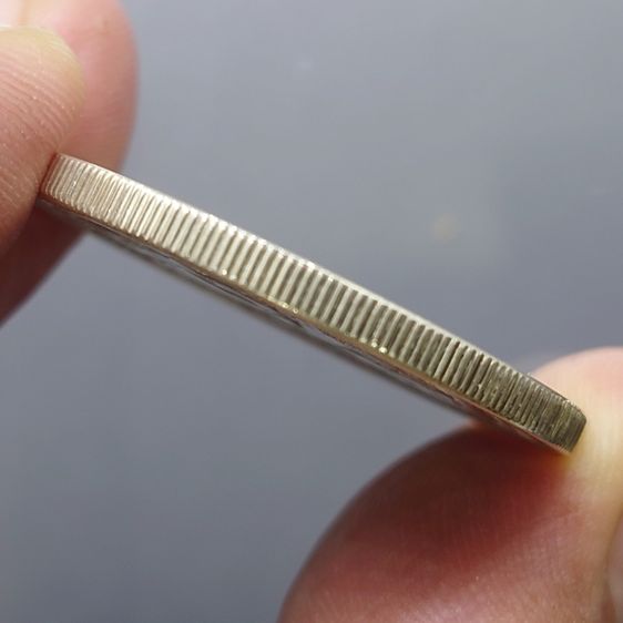 เหรียญเงิน 600 บาท ที่ระลึก 700 ปี ลายสือไทย พ.ศ.2526 รูปที่ 5