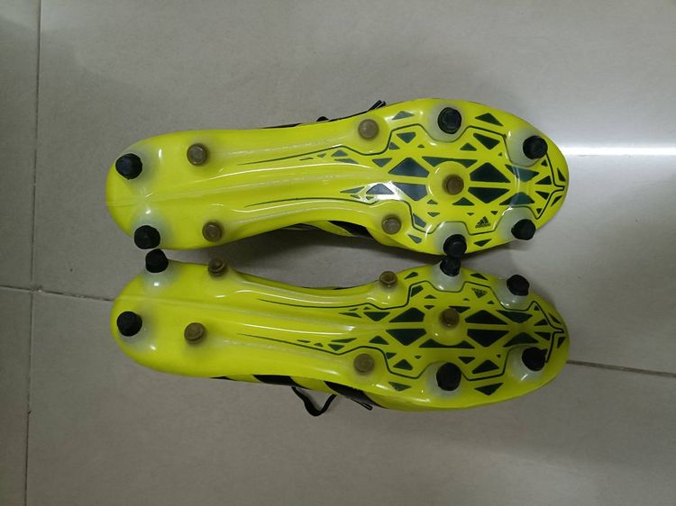 รองเท้าฟุตบอล รูปที่ 2