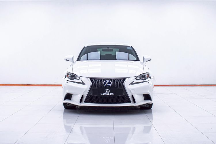 Lexus IS300h 2014 2.5 Luxury Sedan ไฮบริด ไม่ติดแก๊ส เกียร์อัตโนมัติ ขาว รูปที่ 4