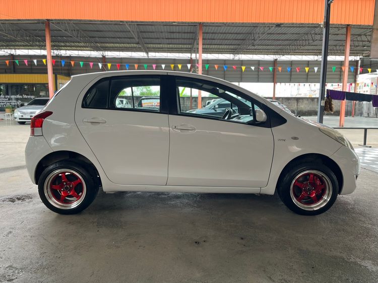 Toyota Yaris 2012 1.5 J Sedan เบนซิน ไม่ติดแก๊ส เกียร์ธรรมดา ขาว รูปที่ 4
