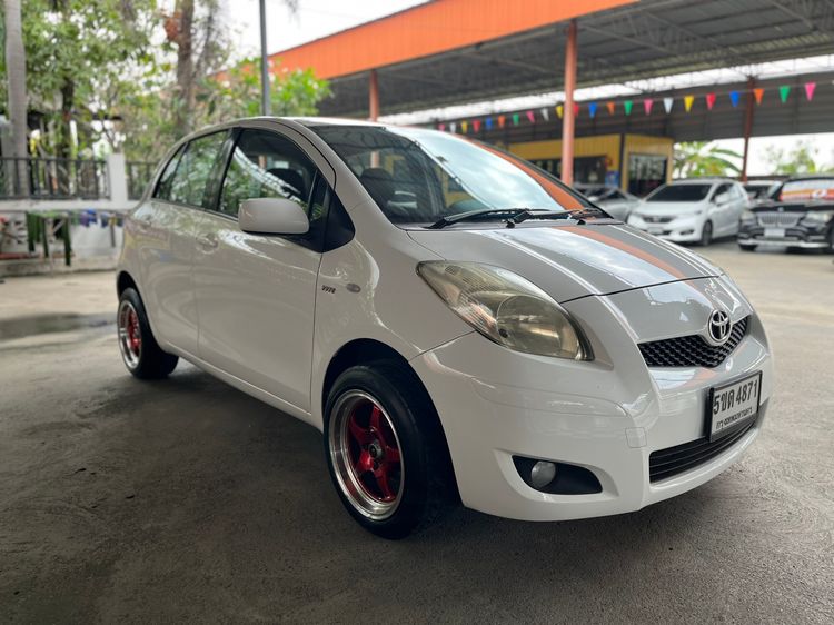 Toyota Yaris 2012 1.5 J Sedan เบนซิน ไม่ติดแก๊ส เกียร์ธรรมดา ขาว รูปที่ 2