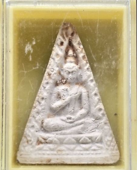 พระผงวัดปากน้ำ รุ่นสี่ พระธรรมขันธ์ พิมพ์สามเหลี่ยม รูปที่ 3