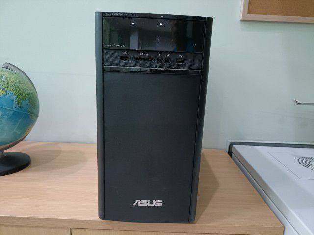 คอมพิวเตอร์ครบชุด CPU ยี่ห้อ ASUS จอยี่ห้อ Dell พร้อมใช้