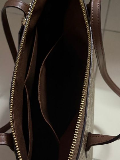 กระเป๋าสะพาย COACH  ZIP TOP TOTE รูปที่ 8