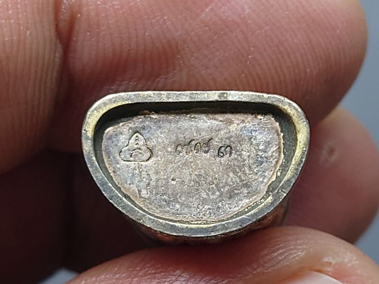 พระสังกัจจายน์ เนื้อนวโลหะ แก่ทอง รุ่นอุดมสุข พลเอก เชาวลิต ยงใจยุทธจัดสร้าง พิธีพุทธาภิเษก วัดสระเกศราชวรมหาวิหาร ปี2539 พร้อมกล่องเดิม รูปที่ 7