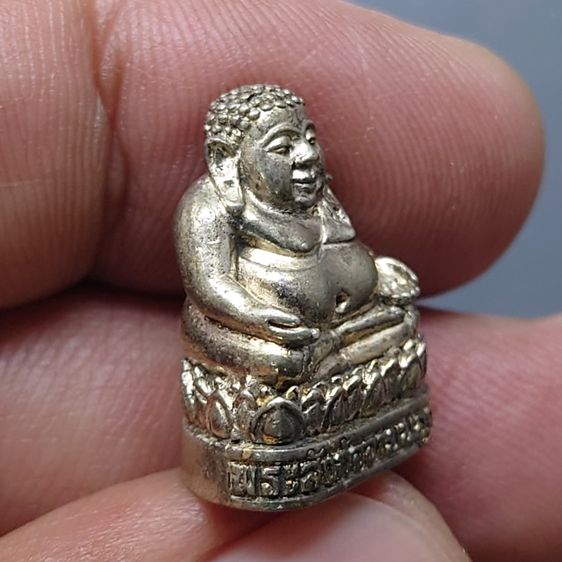 พระสังกัจจายน์ เนื้อนวโลหะ แก่ทอง รุ่นอุดมสุข พลเอก เชาวลิต ยงใจยุทธจัดสร้าง พิธีพุทธาภิเษก วัดสระเกศราชวรมหาวิหาร ปี2539 พร้อมกล่องเดิม รูปที่ 5