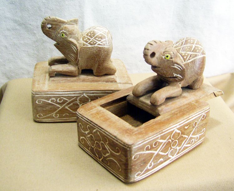 ตลับช้างไม้สักคู่