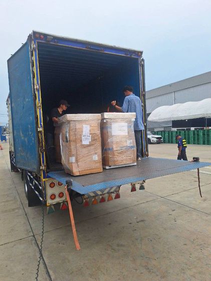 รถบรรทุกมีลิฟท์ท้ายบริการขนของย้ายบ้านขนส่งสินค้า รถบรรทุกมีถุงลมบริการขนสินค้าอุตสาหกรรมทุกชนิด มีรถพร้อมแรงงานรับจ้างขนสินค้าจ้างรถมีลิฟท์ รูปที่ 6