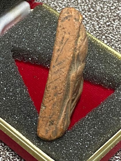 พระสมเด็จนางพญาพิมพ์พิเศษเข่าบ่วง กรุวัดนางพญา จ. พิษณุโลก   P 48 รูปที่ 4