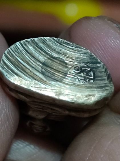 รูปหล่อปั๊มหลวงพ่อเงินวัดบางคลานพิมพ์คอแอลนิยมเนื้ออัลปาก้าจัดสร้างปี2515 ตอกใต้ฐาน14-15 รูปที่ 5