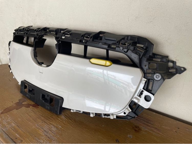 ขาย กระจังหน้า Mazda 2 Skyactiv ของแท้   มาสด้า 2  ปี 2023 2024 รูปที่ 2