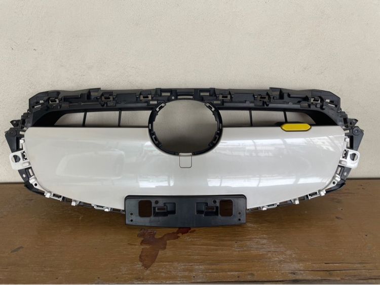 ขาย กระจังหน้า Mazda 2 Skyactiv ของแท้   มาสด้า 2  ปี 2023 2024