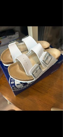 รองเท้าลำลอง BIRKENSTOCK สีขาว รูปที่ 4