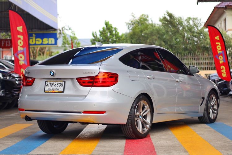 BMW Series 3 2015 320d Sedan ดีเซล ไม่ติดแก๊ส เกียร์อัตโนมัติ บรอนซ์เงิน รูปที่ 3