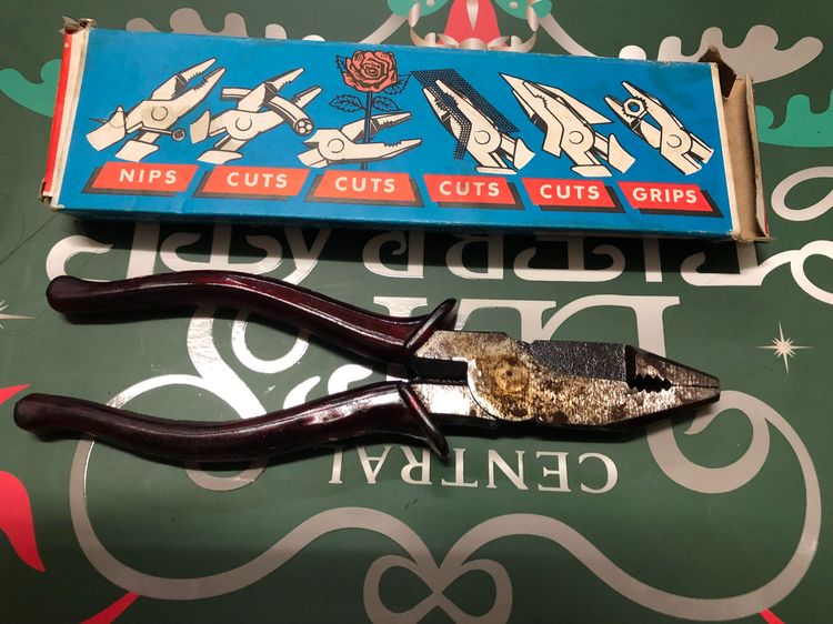 คีมปากจิ้งจก ตรา Fit (West Germany) รุ่นไม่มีตราปั๊ม หมุดวงกลม 2 ด้าน ด้ามแดง รูปที่ 5