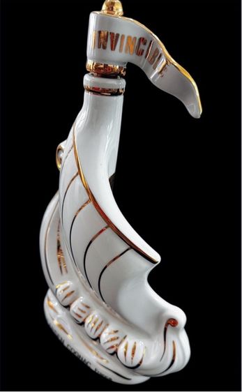 ขวดเหล้าทรงเรือจาก Larsen ผลิตจาก Porcelaine de Limoges รูปที่ 2