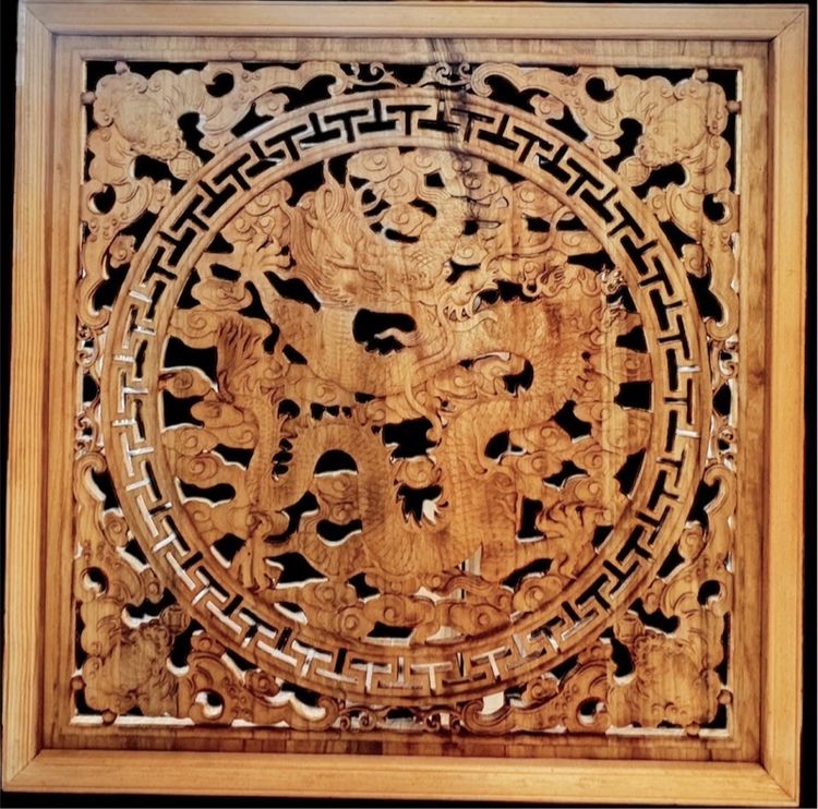 รูปติดผนัง แผ่นไม้หอม ไม้การบูร  Cinnamomum Camphoraแกะลายมังกร