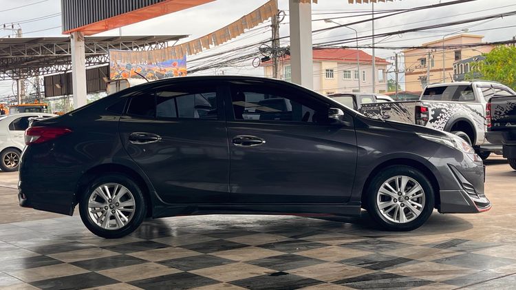 Toyota Yaris ATIV 2019 1.2 E Sedan เบนซิน ไม่ติดแก๊ส เกียร์อัตโนมัติ เทา รูปที่ 4