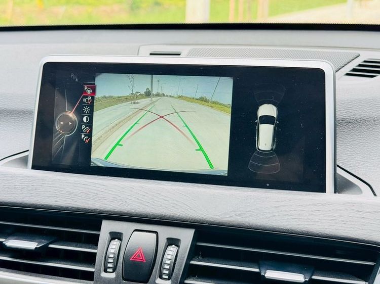 BMW X1 2017 1.5 sDrive18i xLine Utility-car เบนซิน ไม่ติดแก๊ส เกียร์อัตโนมัติ ดำ รูปที่ 4