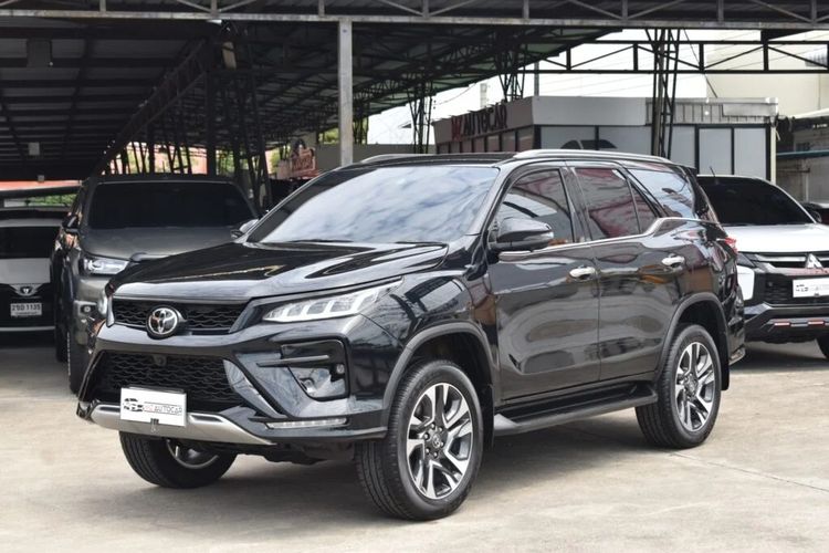 Toyota Fortuner 2020 2.8 LEGENDER 2WD AT Utility-car ดีเซล ไม่ติดแก๊ส เกียร์อัตโนมัติ ดำ รูปที่ 2