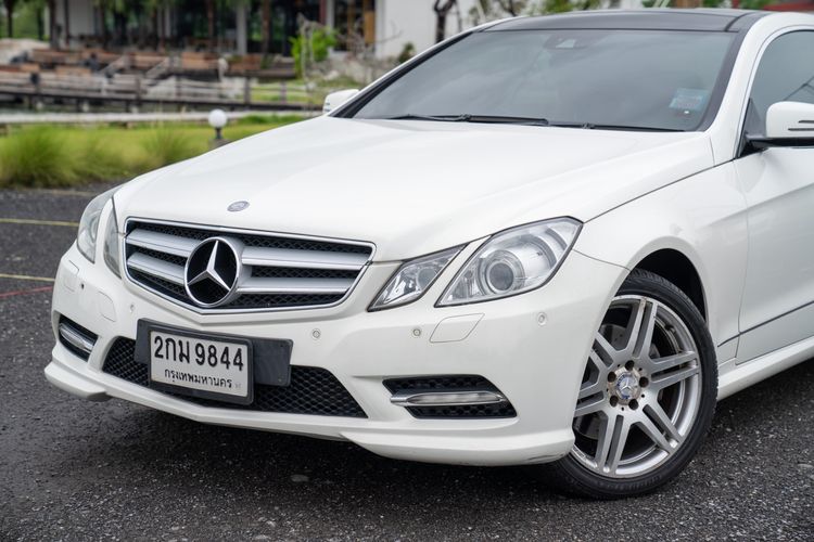 Mercedes-Benz E-Class 2013 E200 CGI Sedan เบนซิน ไม่ติดแก๊ส เกียร์อัตโนมัติ ขาว รูปที่ 2
