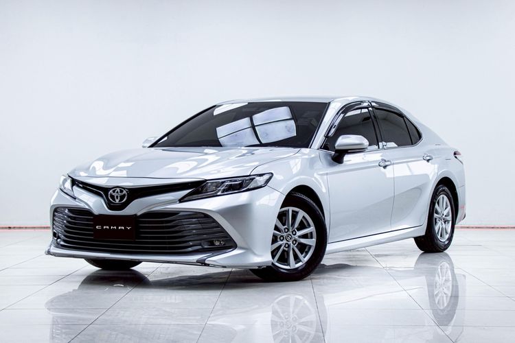 รถ Toyota Camry 2.0 G สี เทา