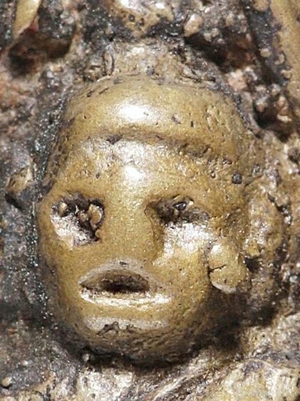 ให้เช่าพระบ้าน เหรียญหล่อหลวงพ่อเพชร วัดท่าหลวง จ.พิจิตร พิมพ์มือแป นิยม เนื้อเก่าจัด รูปที่ 6