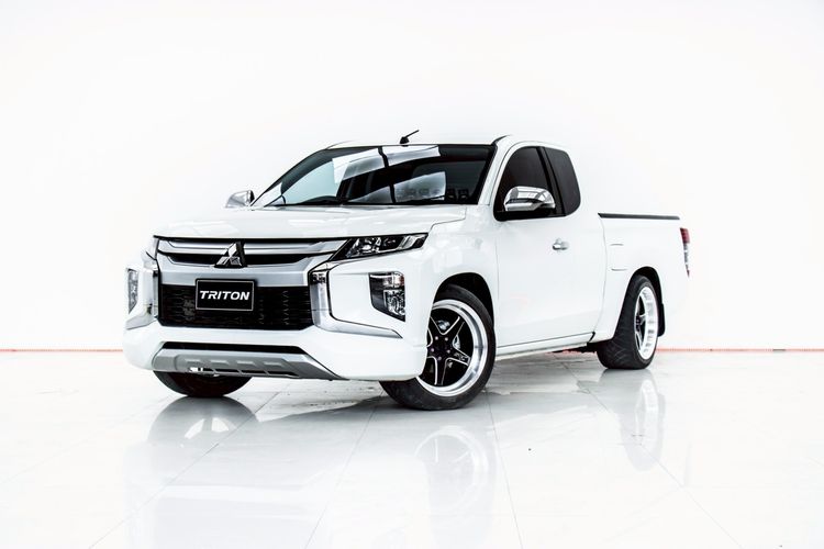รถ Mitsubishi Triton 2.5 GLX สี ขาว