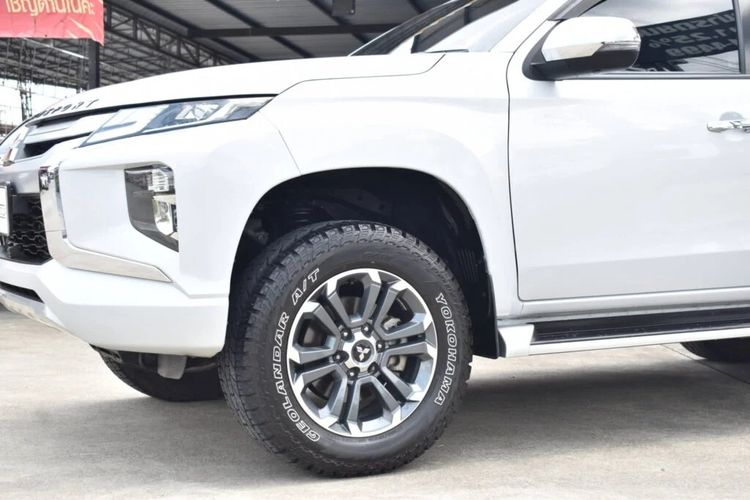 Mitsubishi Triton 2019 2.4 GT Plus Pickup ดีเซล ไม่ติดแก๊ส เกียร์ธรรมดา ขาว รูปที่ 4