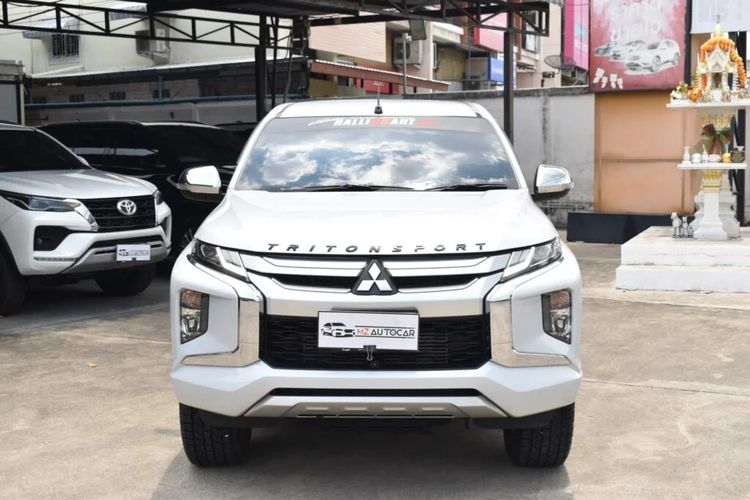 รถ Mitsubishi Triton 2.4 GT Plus สี ขาว