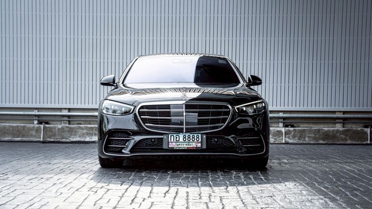 Mercedes-Benz S-Class 2022 S560 Sedan ปลั๊กอินไฮบริด (PHEV) ไม่ติดแก๊ส เกียร์อัตโนมัติ ดำ รูปที่ 2