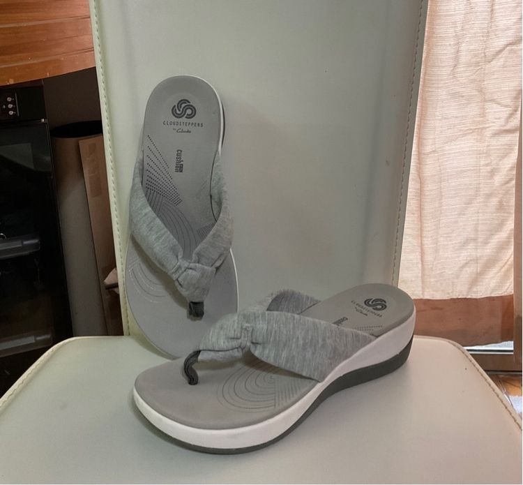 รองเท้าแตะหูหนีบ Clarks รูปที่ 17